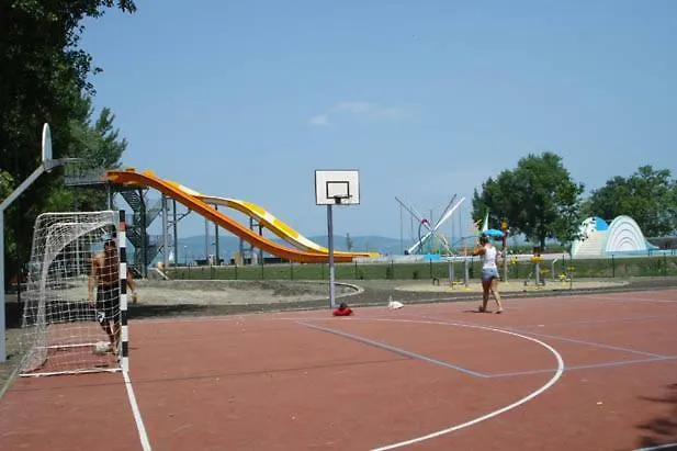 Kids' Paradise House בית הארחה 4*